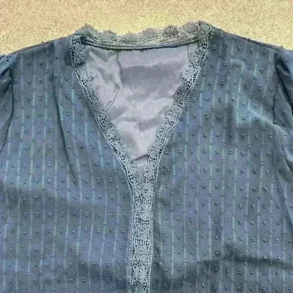 Womens long sleeve lace blouse - Picture 2 of 5